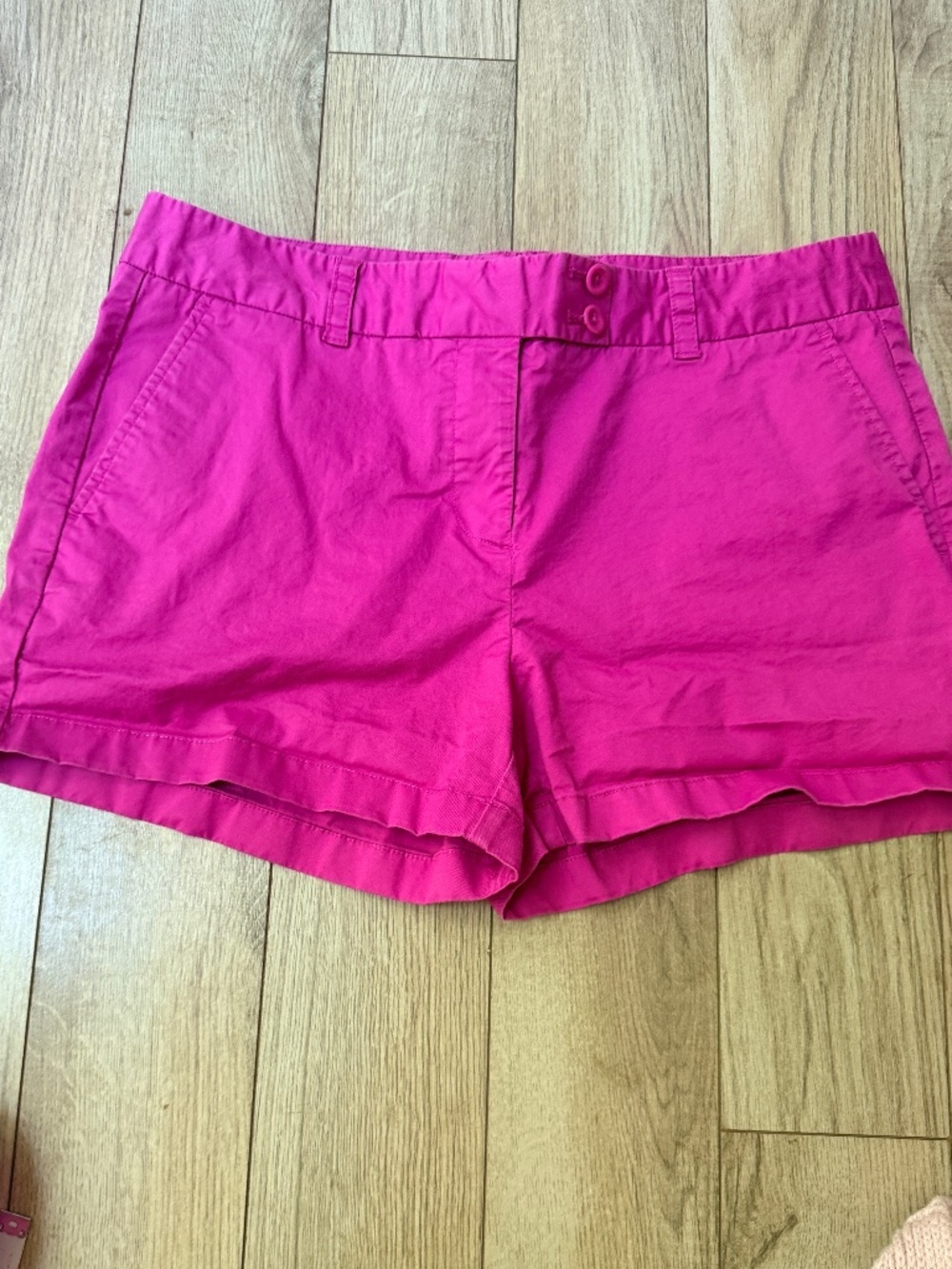 Vineyard Vines Flat Front Chinos shorts size 12 Hot Pink